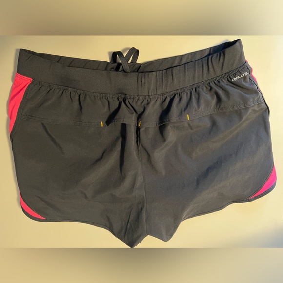 5 Champions running shorts w built in inner shorts and pockets - Picture 2 of 11
